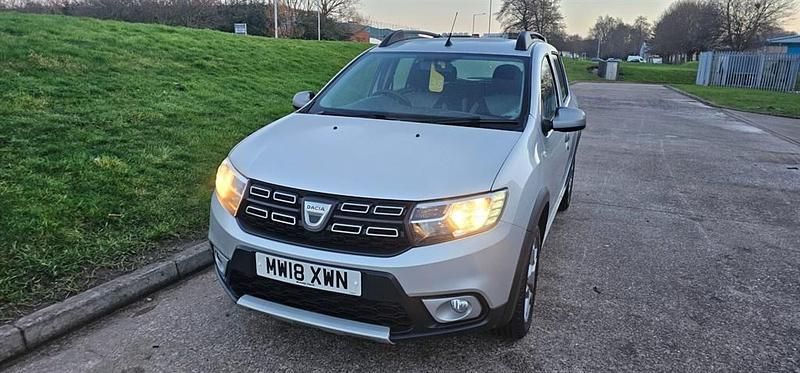 Used Dacia Sandero Stepway Ambiance 90 HP (66 kW) 2018 Silver Hatchback