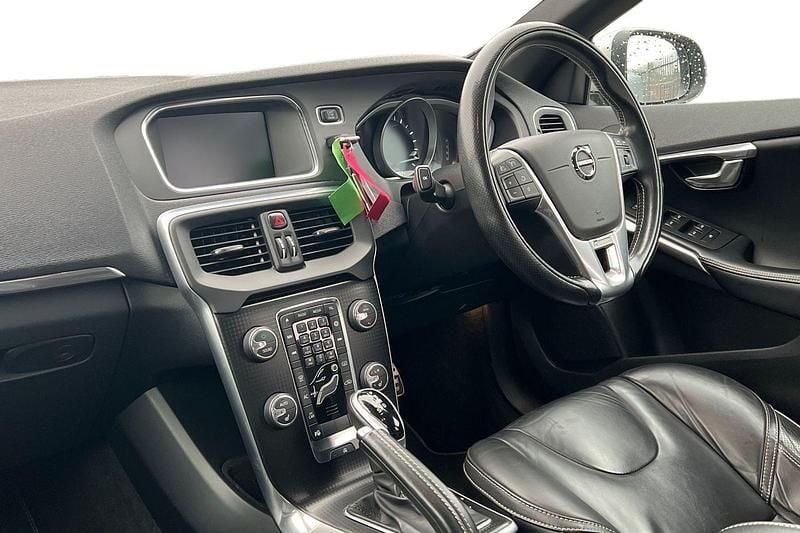 Used Volvo V40 R-Design Pro 122 HP (89 kW) 2017 Grey Hatchback