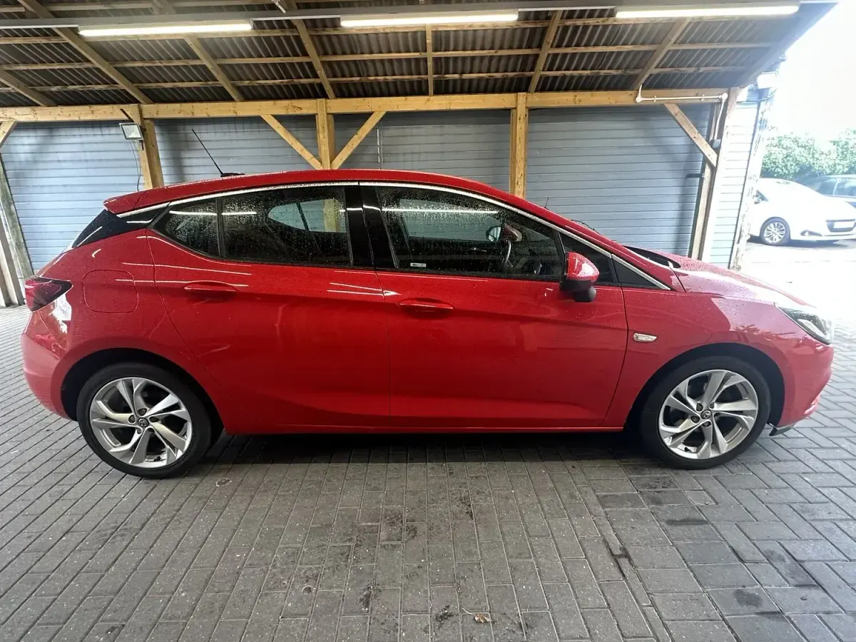Used Vauxhall Astra SRi 148 HP (108 kW) 2018 Red Hatchback