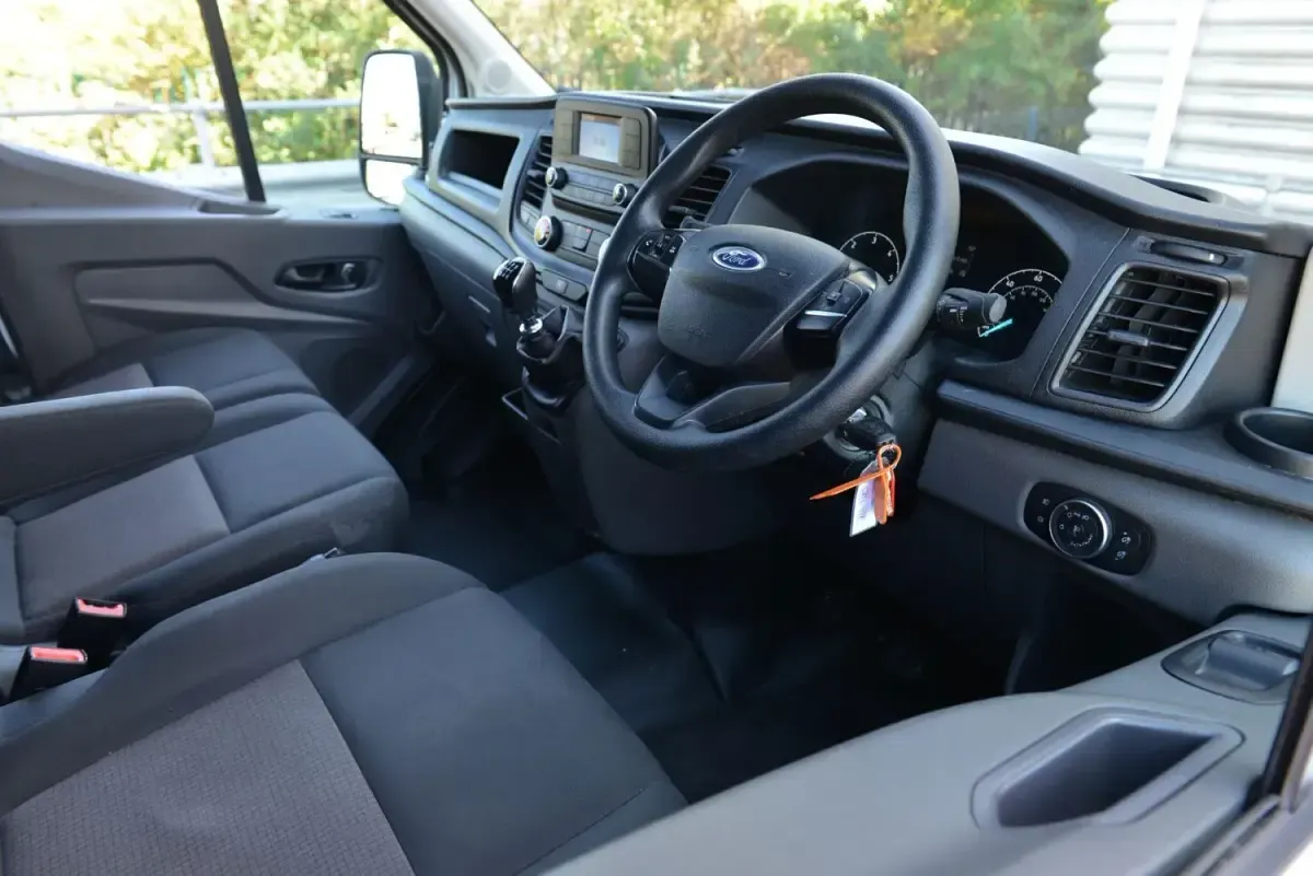 Second-hand Ford Transit S 130 CP (95 kW) 2023 Alb Van