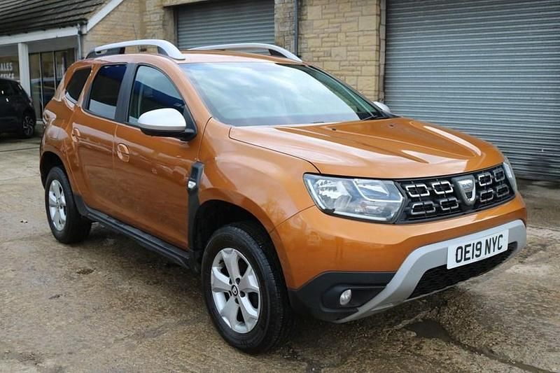 Used Dacia Duster Comfort 115 HP (84 kW) 2019 Orange SUV