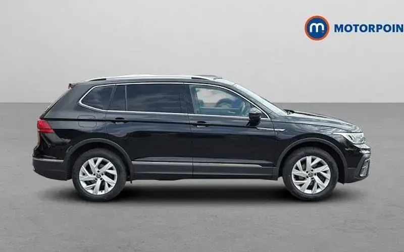 Used VW Tiguan Allspace Life 150 HP (110 kW) 2024 Black SUV