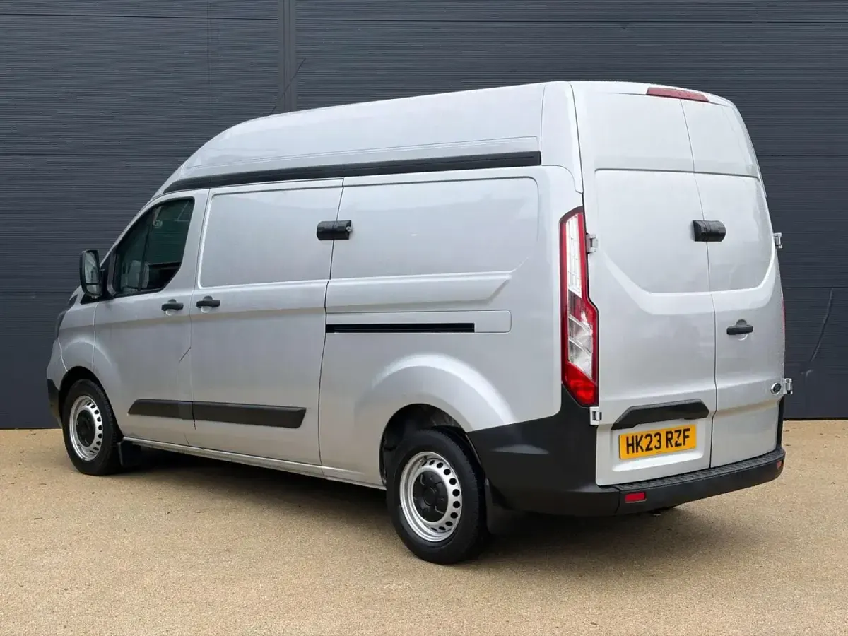 Używany Ford Transit Custom S 130 KM (95 kW) 2023 Srebrny Van