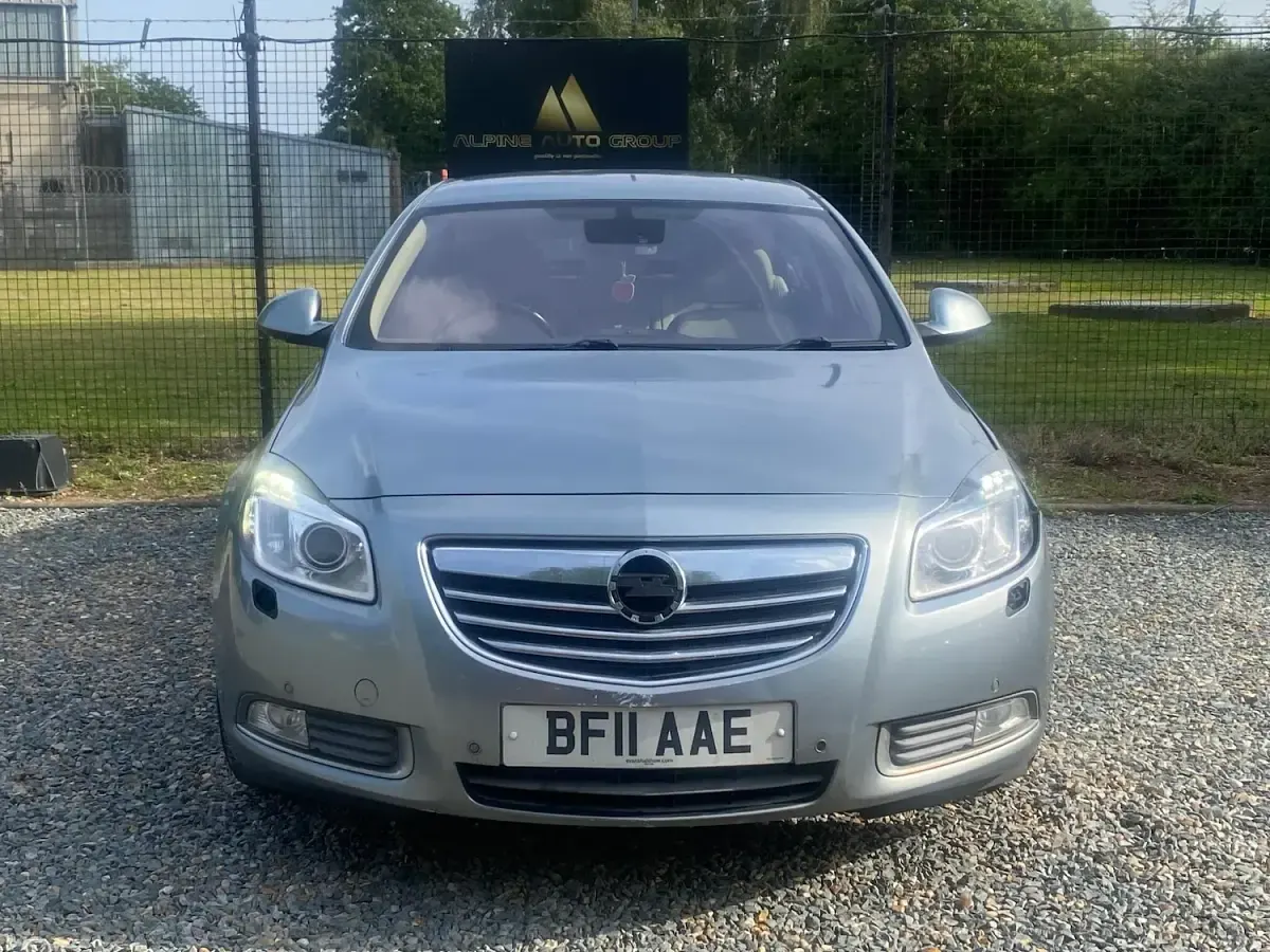Used Vauxhall Insignia Elite 160 HP (117 kW) 2011 Silver Hatchback