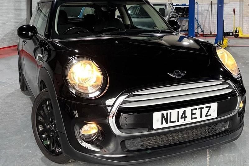 Black Used 2014 Mini Cooper Hatch Hatchback | £6,890 (Fair price) - Image 1/1