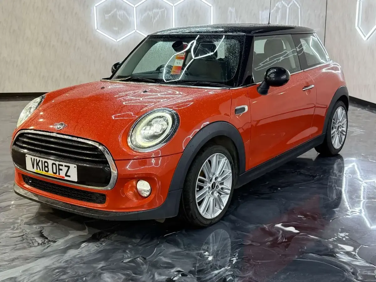 Used Mini Cooper D Hatch 116 HP (85 kW) 2018 Orange Hatchback