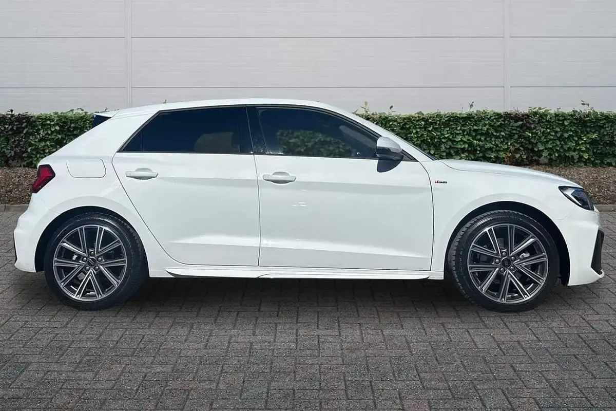 Used Audi A1 S-Line 150 HP (110 kW) 2025 White SUV