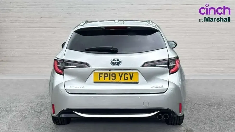 Used Toyota Corolla Design 184 HP (135 kW) 2019 Silver Estate