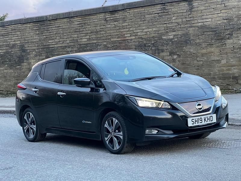 Second-hand Nissan Leaf Tekna 110 kW (150 CP) 2019 Negru Hatchback