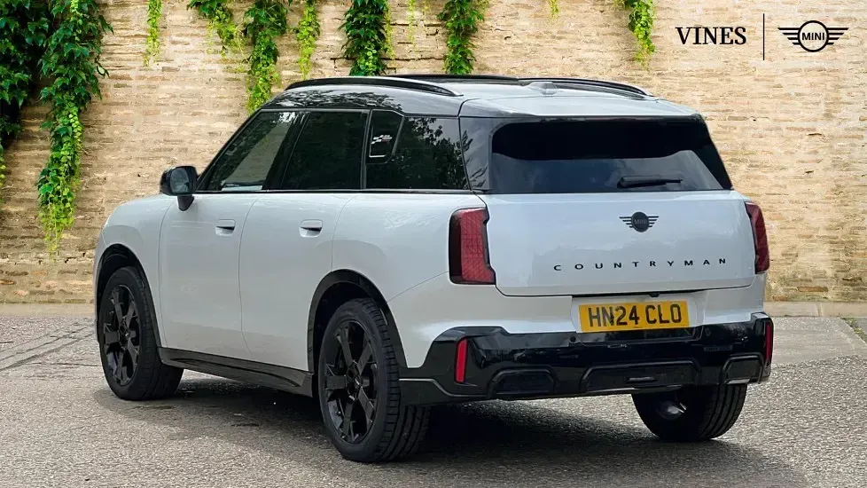 Used Mini Countryman 168 HP (123 kW) 2024 White SUV