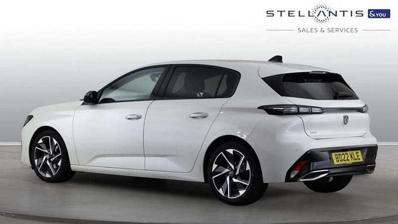 Used Peugeot 308 Allure Premium 129 HP (94 kW) 2022 White Hatchback