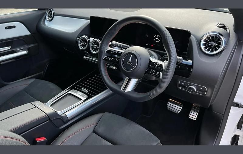 Usado Mercedes GLA200 Executive 161 HP (118 kW) 2025 Branco SUV