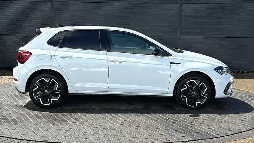 Ny VW Polo Black Edition 115 HK (84 kW) 2026 Vit Halvkombi
