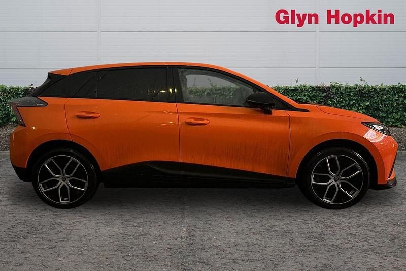 Used MG MG4 EV Trophy 2025 Orange Hatchback