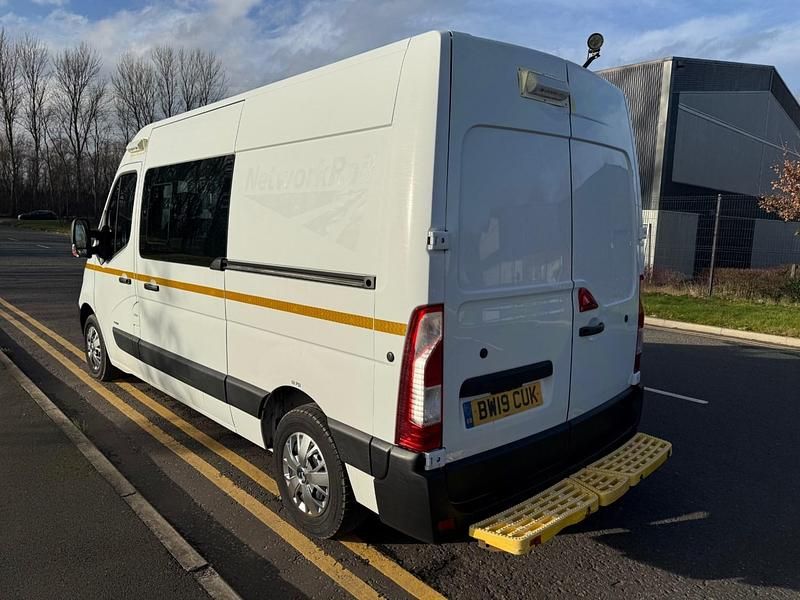 Used Vauxhall Movano 130 HP (95 kW) 2019 White MPV