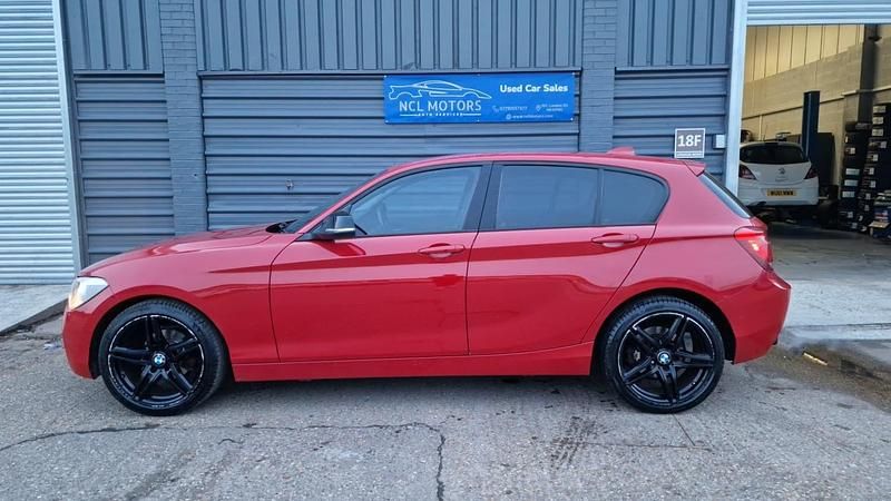 Used BMW 116 Sport Line 2014 Red Hatchback