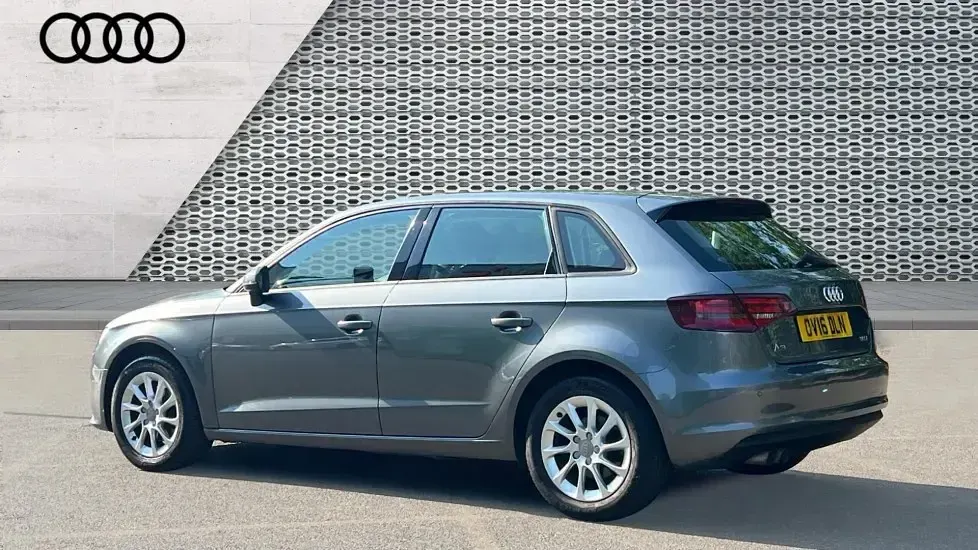 Used Audi A3 Comfort 125 HP (91 kW) 2016 Monsoon grey