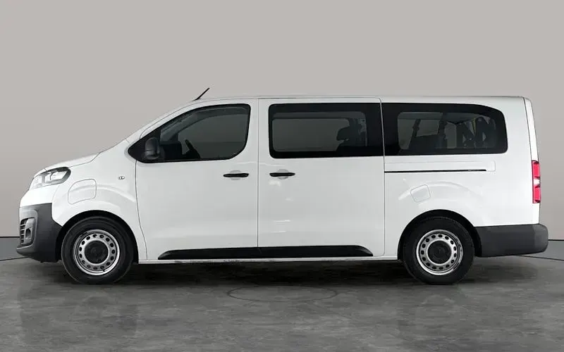 Used Vauxhall Vivaro 100 kW (136 HP) 2021 White MPV
