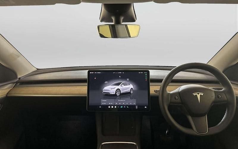 Used Tesla Model Y Long Range AWD 286 kW (389 HP) 2025 SUV