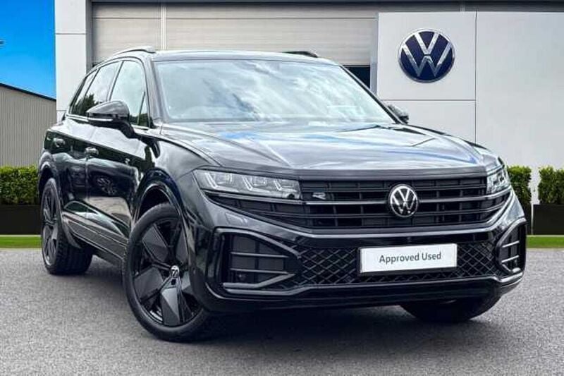 Black Used 2025 VW Touareg Black Edition SUV | £56,990 (Fair price) - Image 1/4