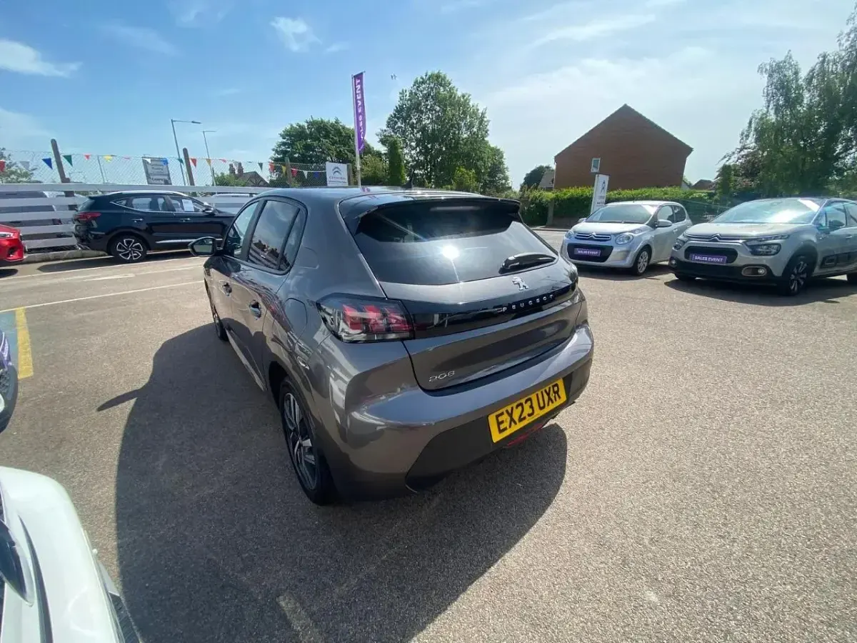 Used Peugeot 208 Active+ 74 HP (54 kW) 2023 Grey Hatchback