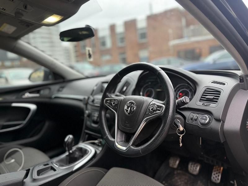 Used Vauxhall Insignia SRi 2016 Green Estate