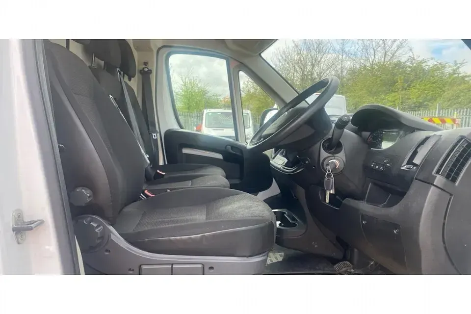 Used Citroën Relay 140 HP (102 kW) 2023 White Van