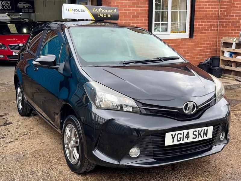 Used Toyota Vitz 2014 Black Hatchback