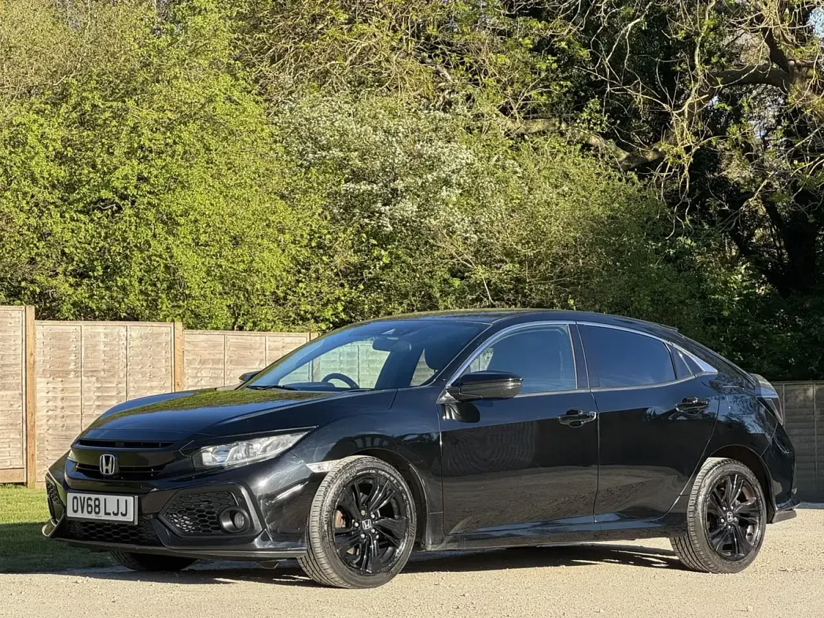 Begagnad Honda Civic SR 120 HK (88 kW) 2018 Svart Halvkombi