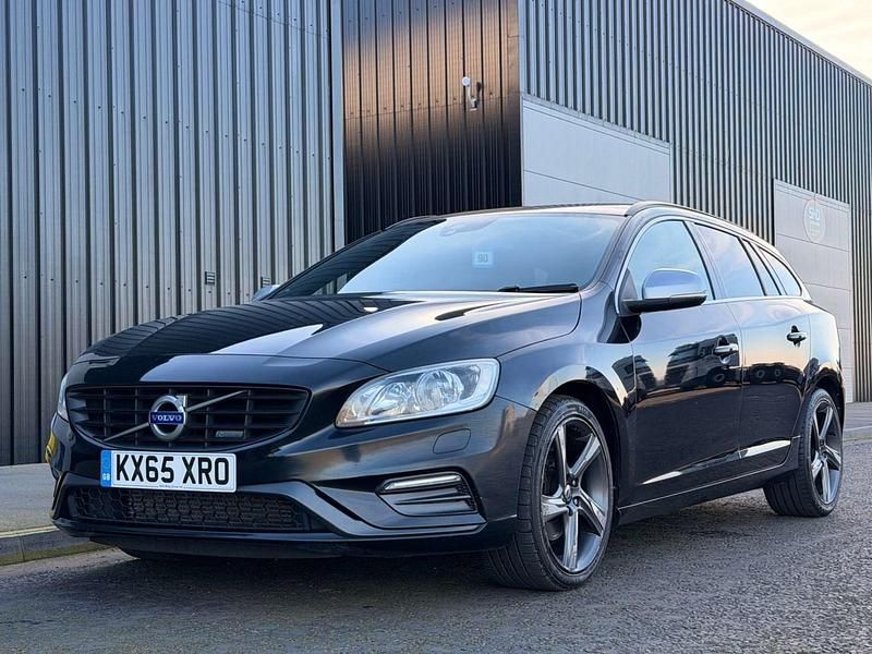 Used Volvo V60 R-Design 136 HP (100 kW) 2015 Black Estate