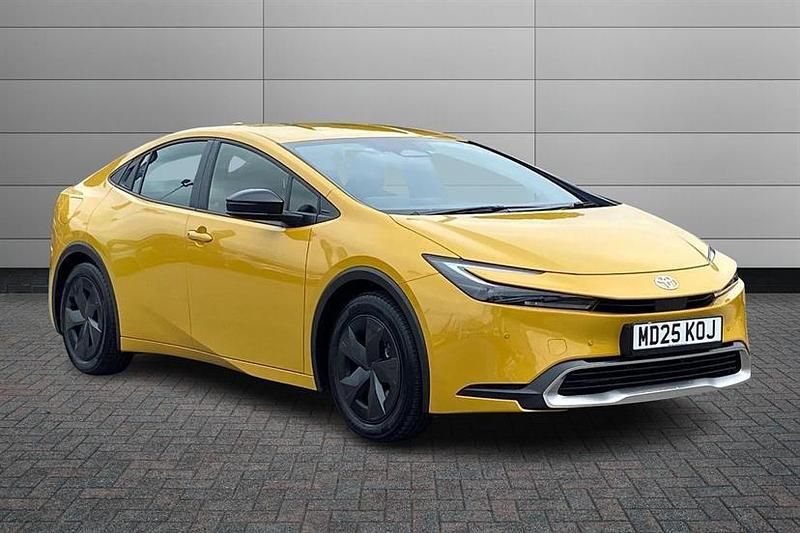 Yellow Used 2025 Toyota Prius Design Hatchback | £27,250 (Super price) - Image 1/3