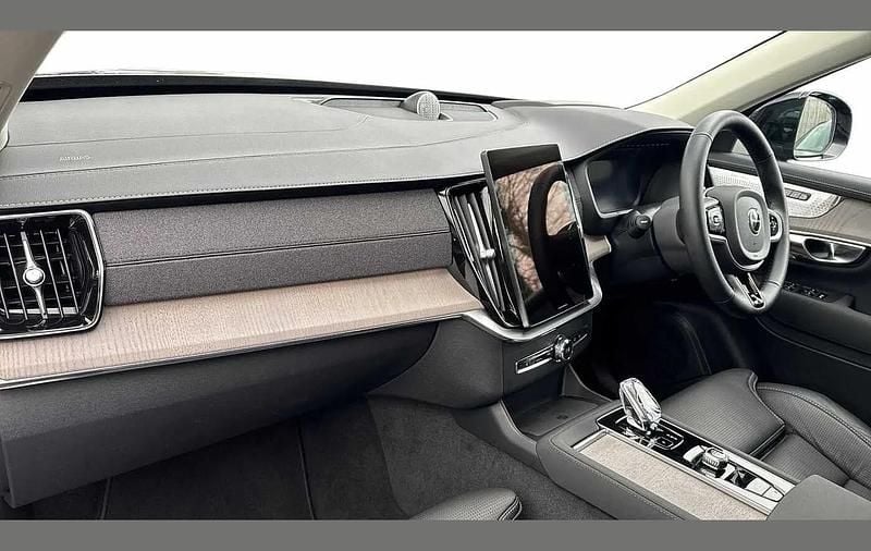 Used Volvo XC90 Ultra 247 HP (181 kW) 2025 Red SUV