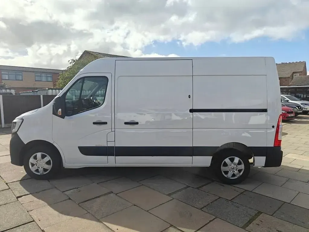 Gebraucht Renault Master Business 2022 Weiß Van / Kleinbus