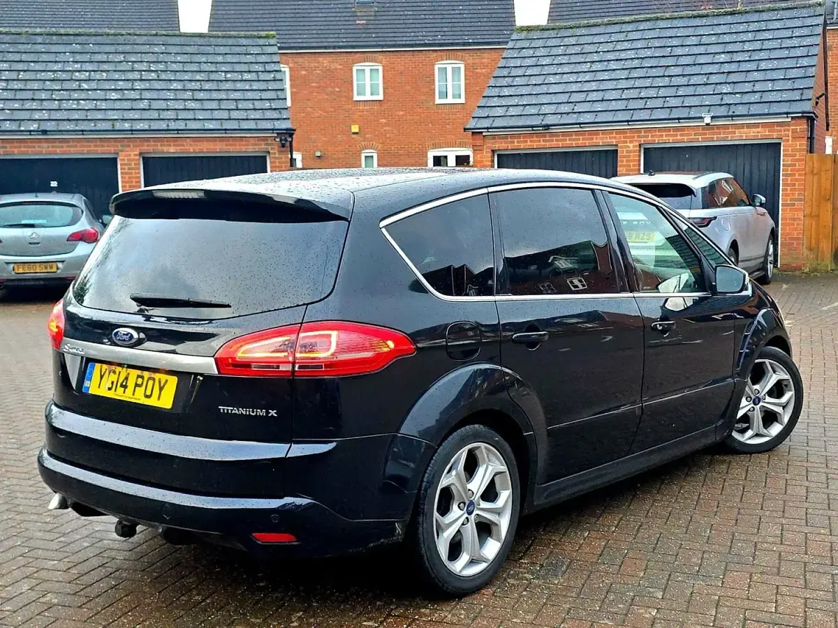 Usado Ford S-MAX Titanium X 163 HP (119 kW) 2016 Preto Monovolume