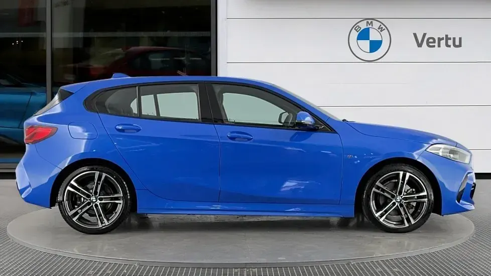Used BMW 118 M Sport 140 HP (102 kW) 2020 Misano blue Hatchback