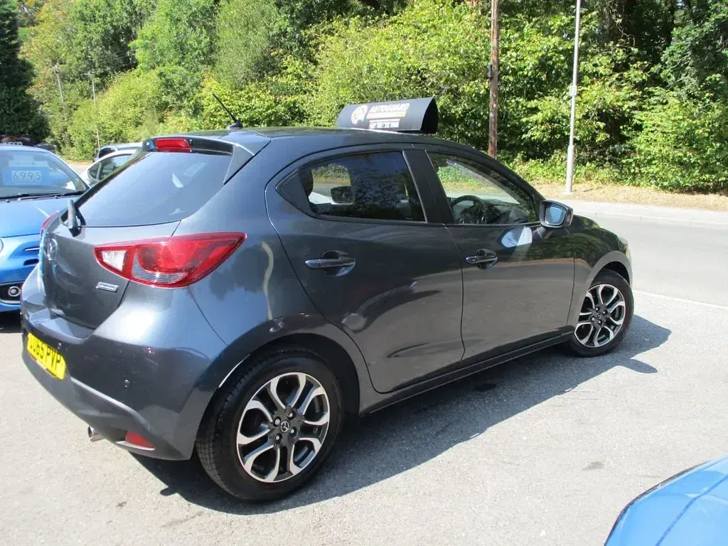 Used Mazda 2 Inclusive 115 HP (84 kW) 2015 Grey Hatchback