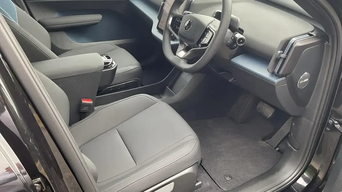 New Volvo EX30 Performance 314 kW (428 HP) 2025 Black SUV