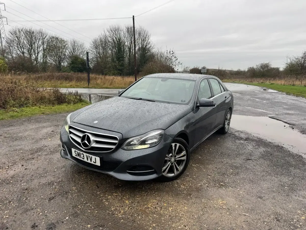 Begagnad Mercedes E220 SE 2013 Grå Sedan