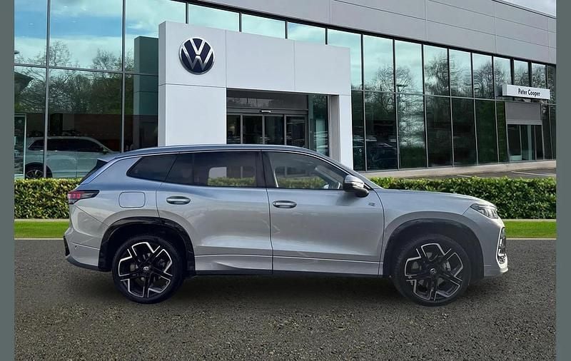 Used VW Tayron R-line 147 HP (108 kW) 2025 Silver SUV