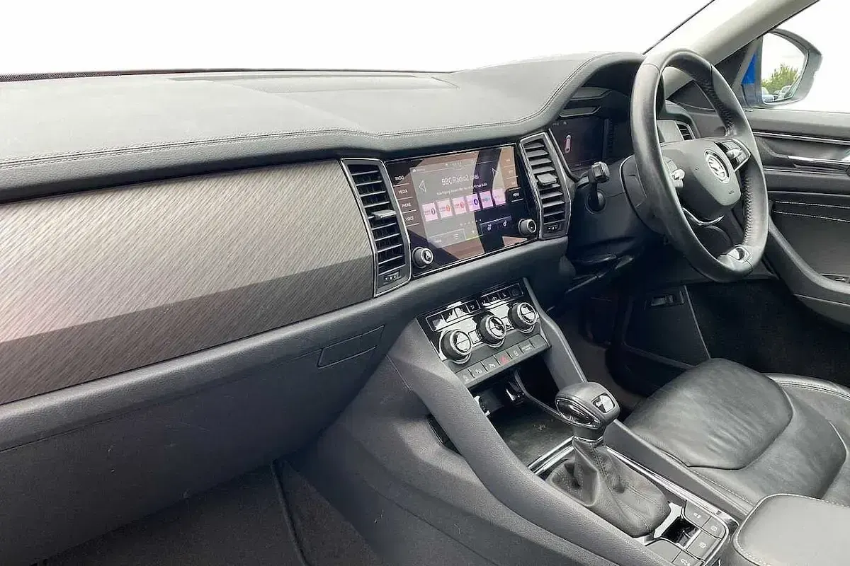 Used Skoda Kodiaq SE L Executive 110 HP (80 kW) 2023 Race blue metallic SUV