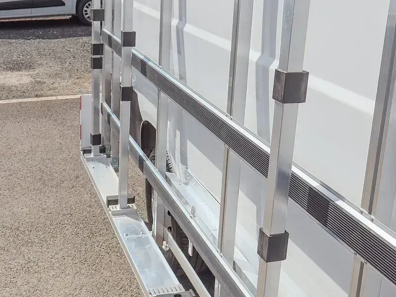 Used Vauxhall Movano 140 HP (102 kW) 2023 Kaolin white