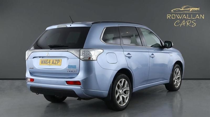 Used Mitsubishi Outlander P-HEV 2014 Blue Estate