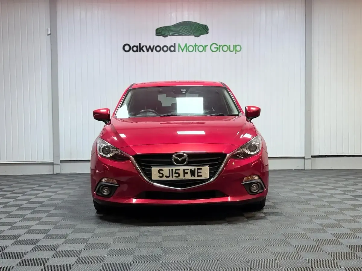 Used Mazda 3 165 HP (121 kW) 2015 Red Hatchback