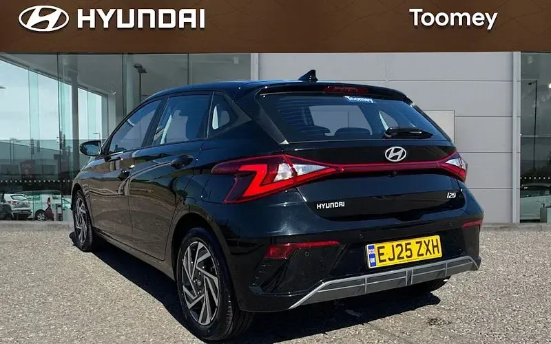 Used Hyundai i20 Advanced 101 HP (74 kW) 2025 Black Hatchback