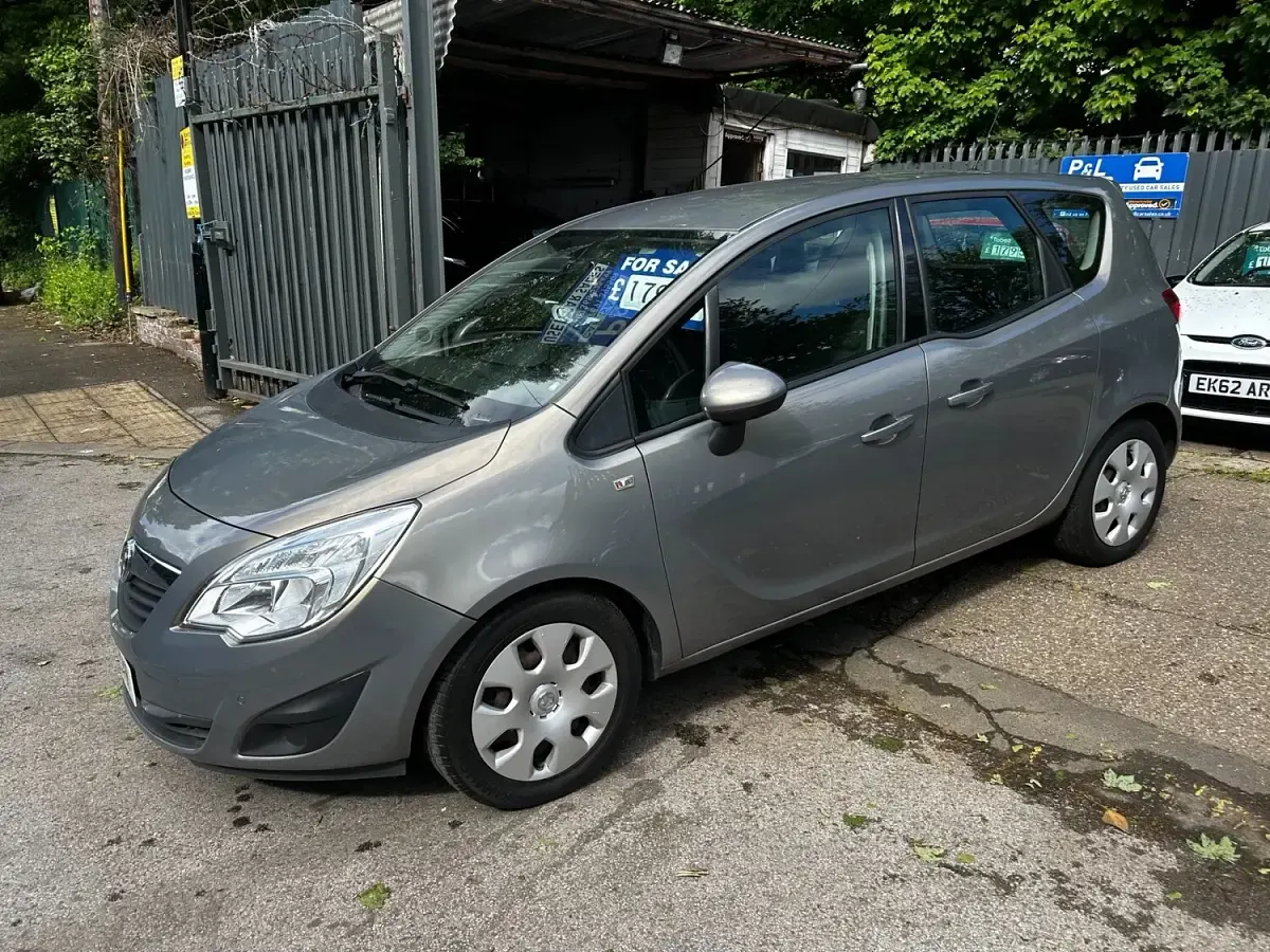 Used Vauxhall Meriva 2012 Brown MPV