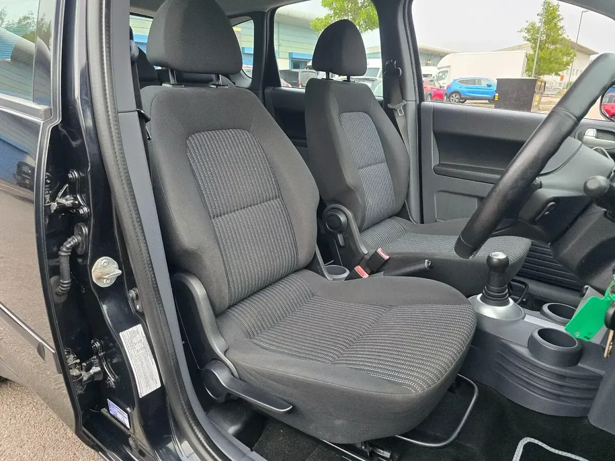 Used Mitsubishi Colt 95 HP (69 kW) 2008 Black Hatchback