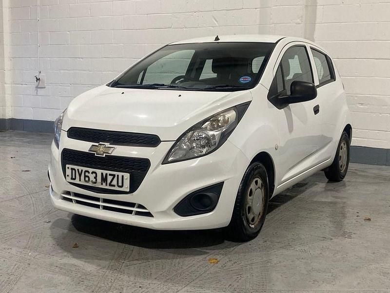 Used Chevrolet Spark LS 67 HP (49 kW) 2013 White Hatchback