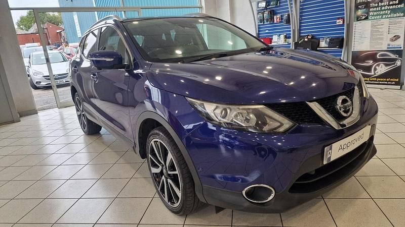 Blue Used 2016 Nissan Qashqai Tekna SUV | £7,776 (Fair price) - Image 1/4