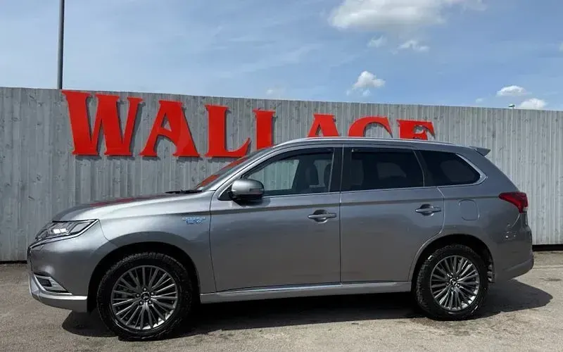 Używany Mitsubishi Outlander P-HEV 177 KM (130 kW) 2018 Kombi