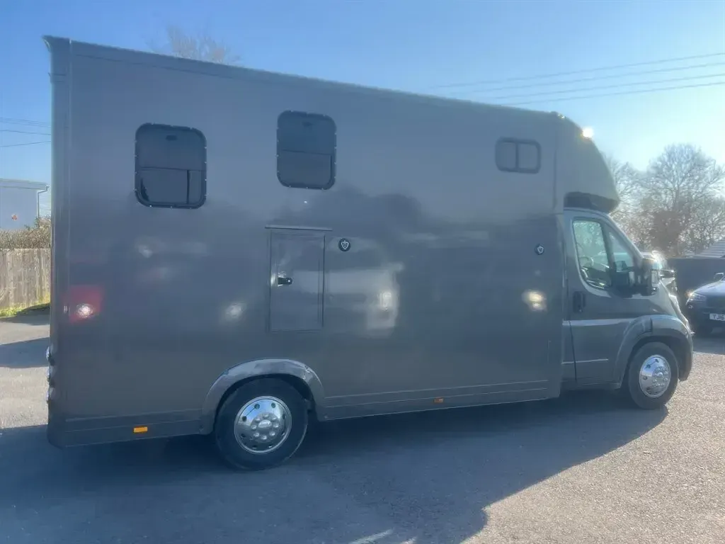 Used Citroën Relay 140 HP (102 kW) 2020 White Van